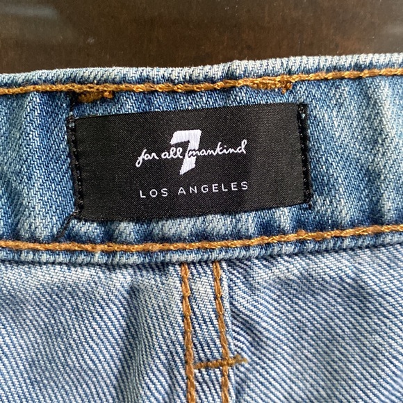 7 for all mankind Monroe Destruction Detail Cut Off Shorts - Picture 9 of 16